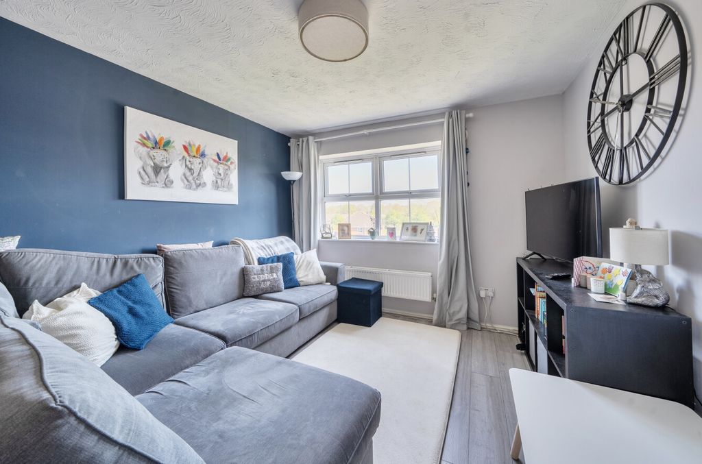 Property photo 3 of 9 1446573-3-69Ea1F9...
