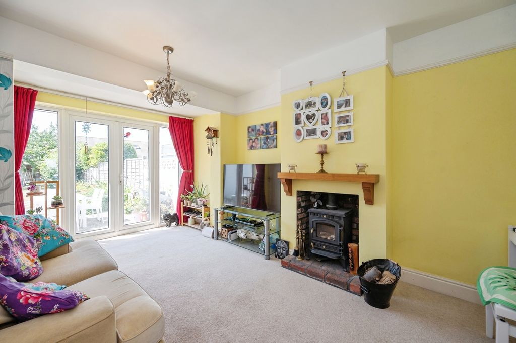 Property photo 2 of 17 Photo