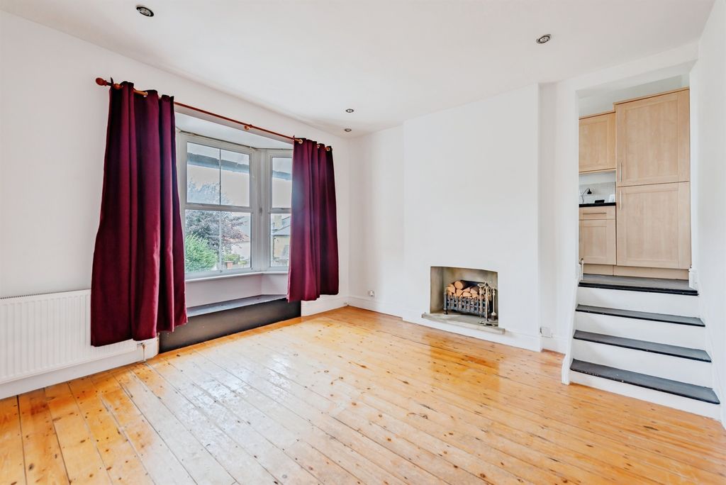 Property photo 3 of 14