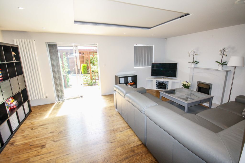 Property photo 3 of 16