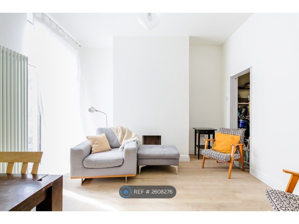 Property photo 2 of 25