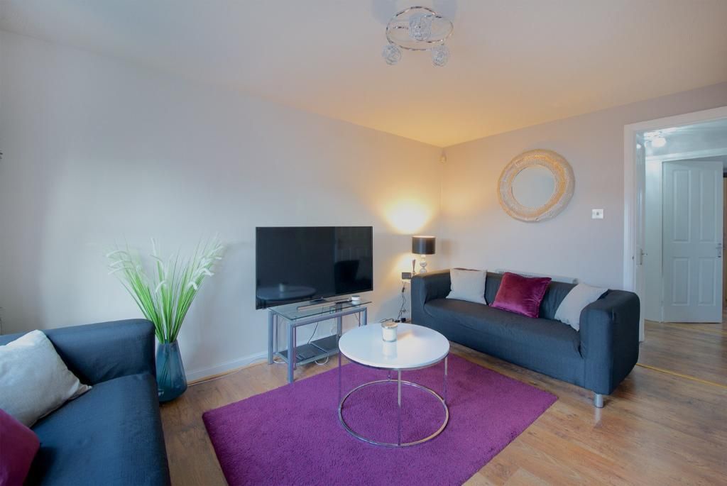 Property photo 1 of 17 Lounge