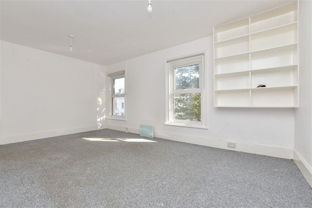 Property photo 1 of 14 Flat 3 Lounge