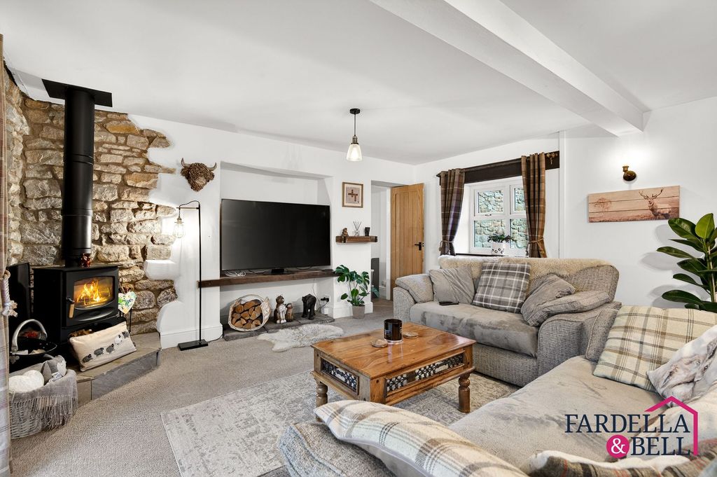 Property photo 1 of 25