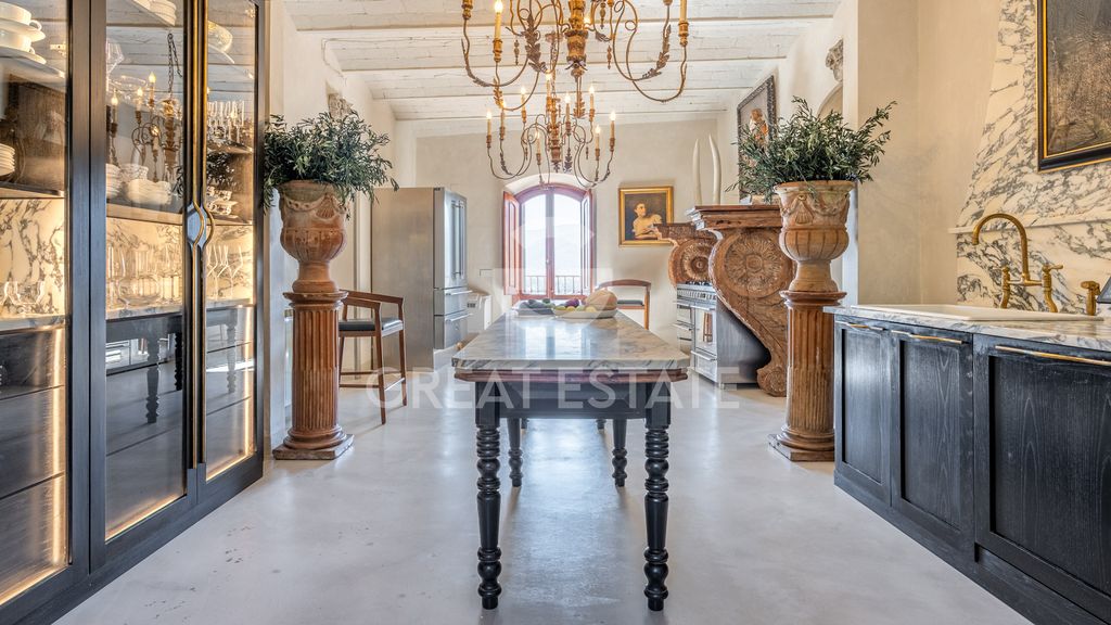 Property photo 2 of 47 Interiors