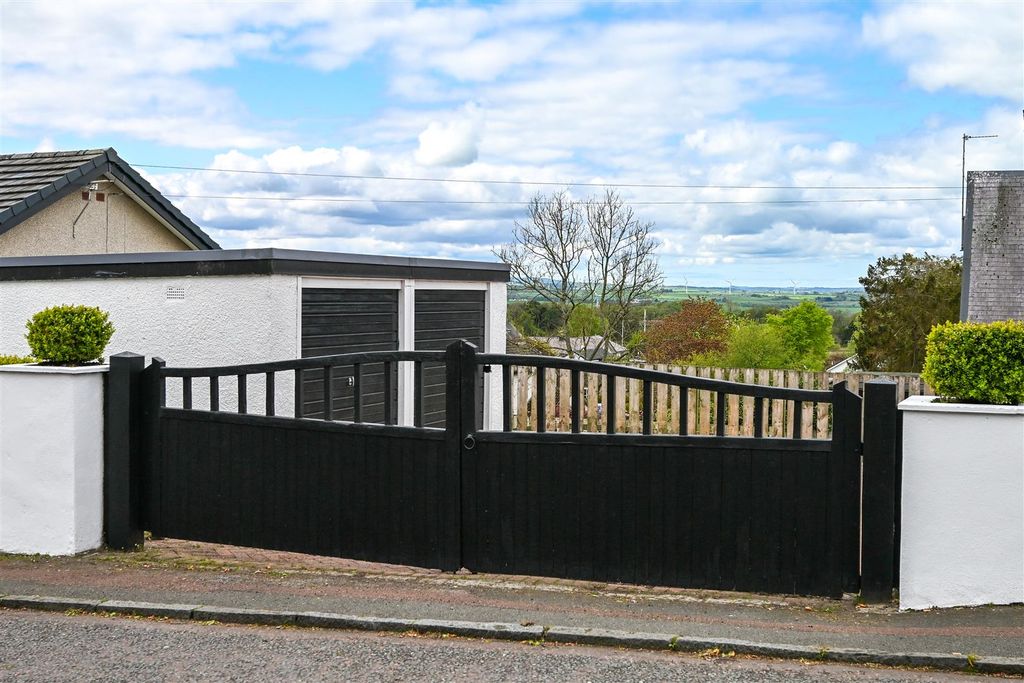 Property photo 3 of 27 3.Jpg