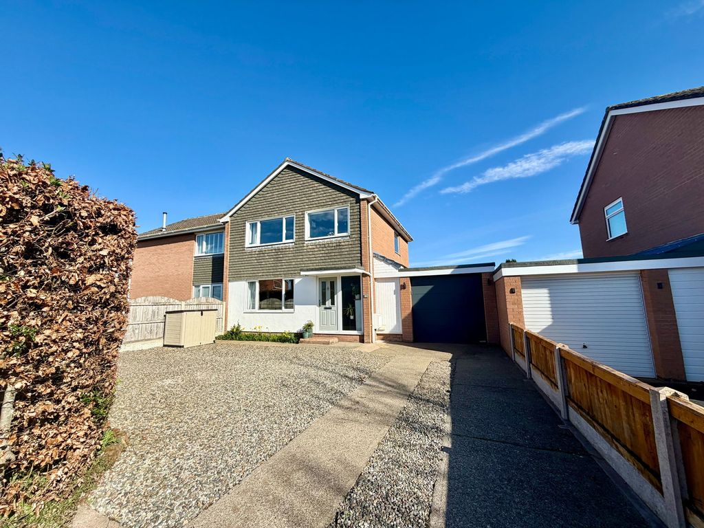 Property photo 1 of 28