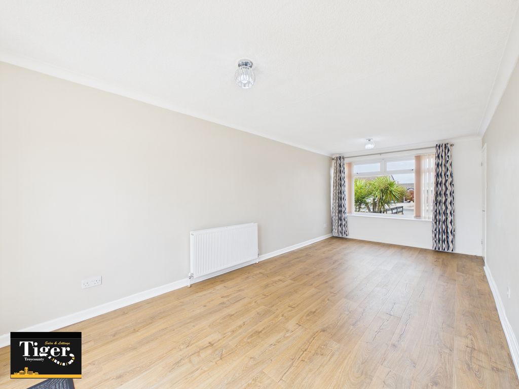Property photo 3 of 18 Cam03440G0-Pr0641-Still004