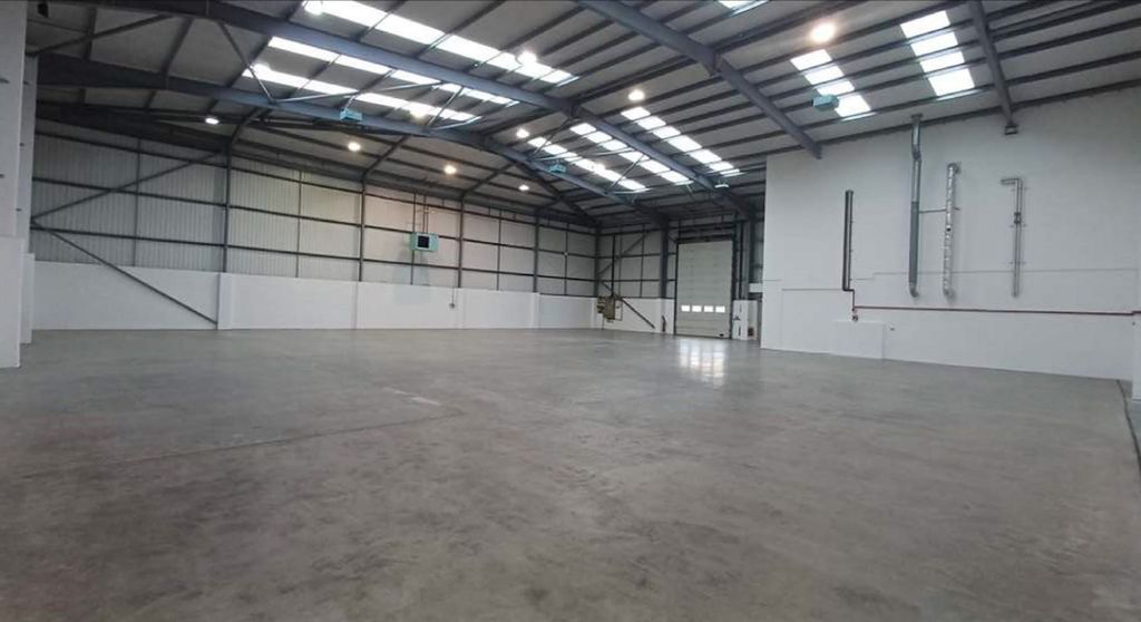 Property photo 3 of 6 D1 Zenith Industrial Estate Basildon_3.Jpg