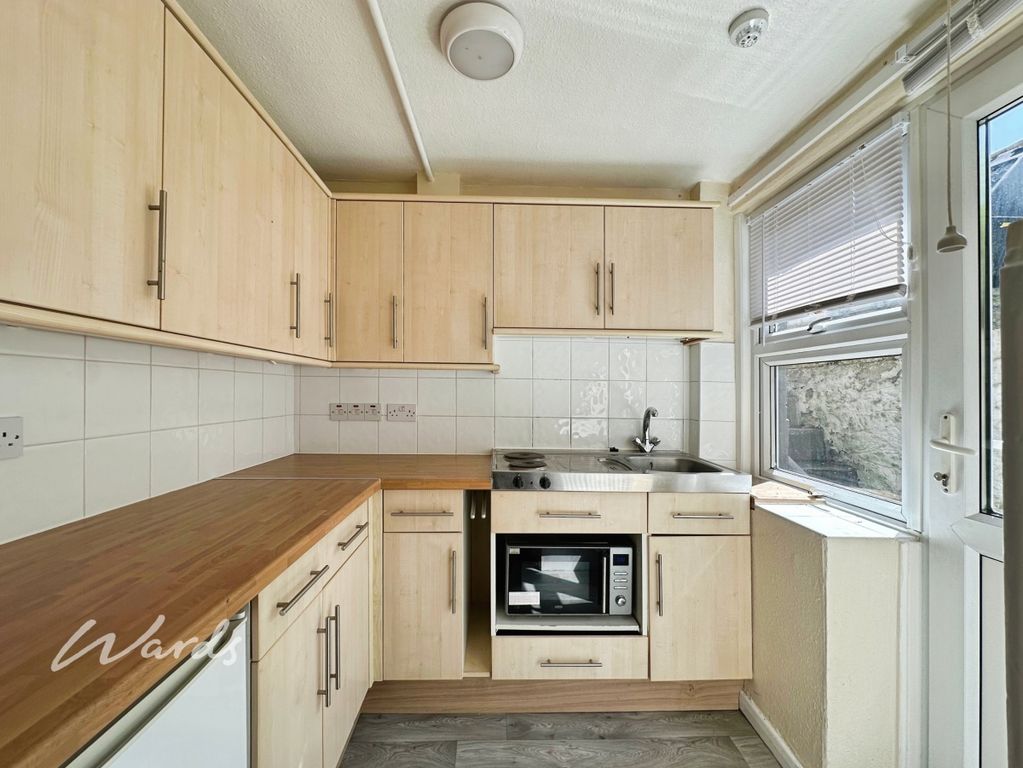 Property photo 1 of 11 Kitchen