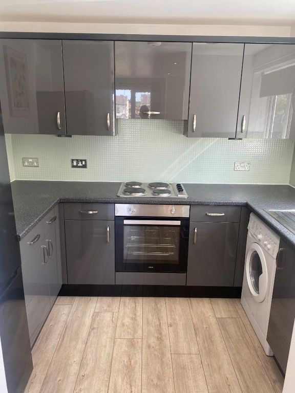 Property photo 2 of 7 Kitchen New.Jpg