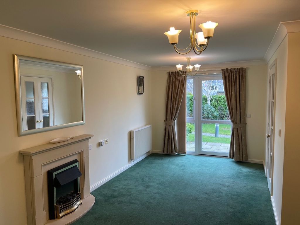 Property photo 3 of 10 Lounge