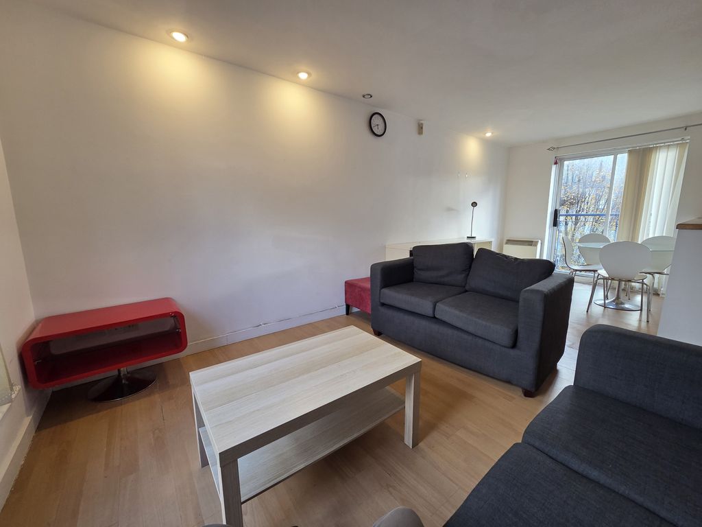 Property photo 2 of 16 Lounge 2