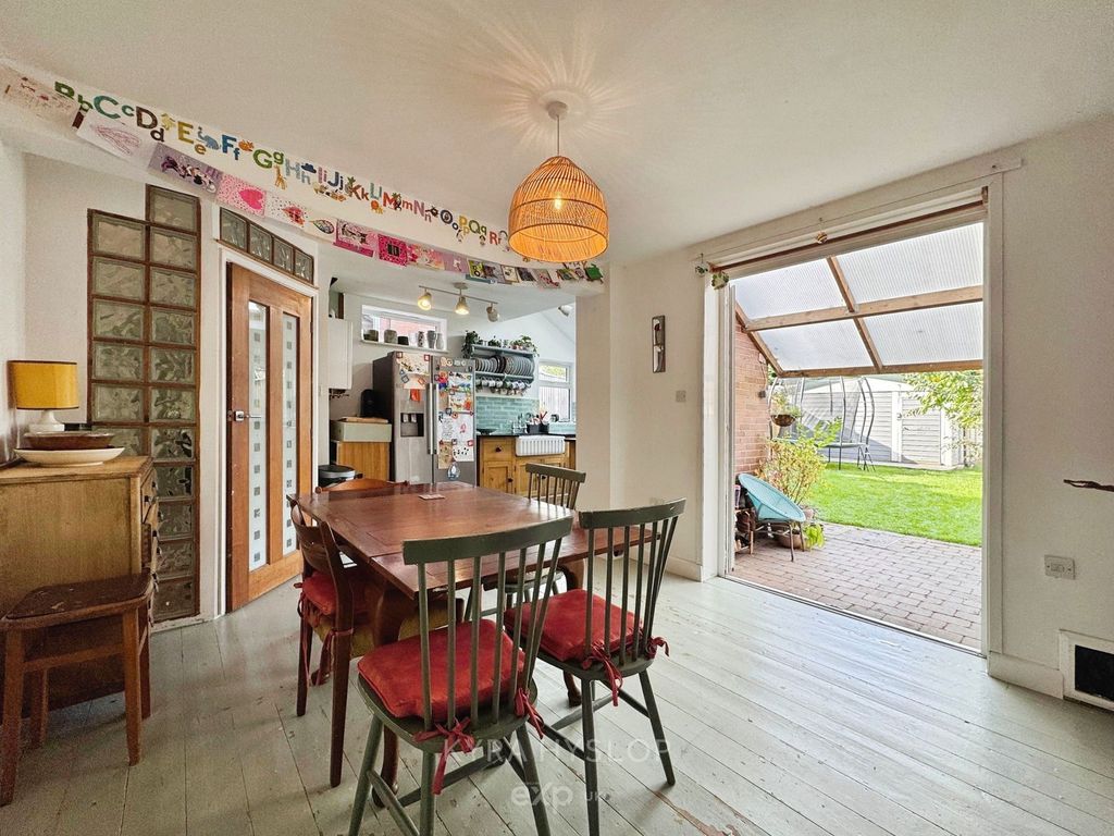 Property photo 3 of 18