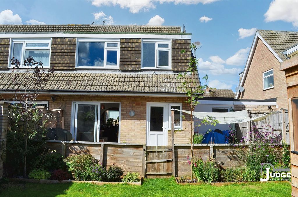 Property photo 2 of 30 6 Garden 6.Jpg