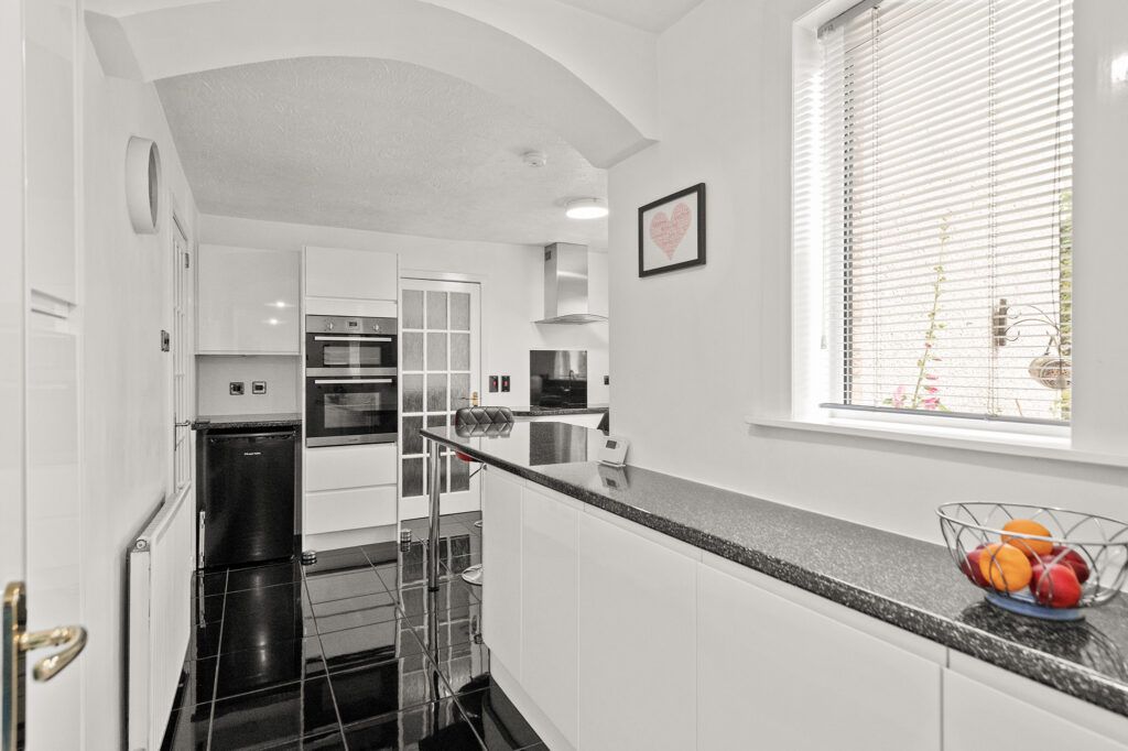 Property photo 3 of 23