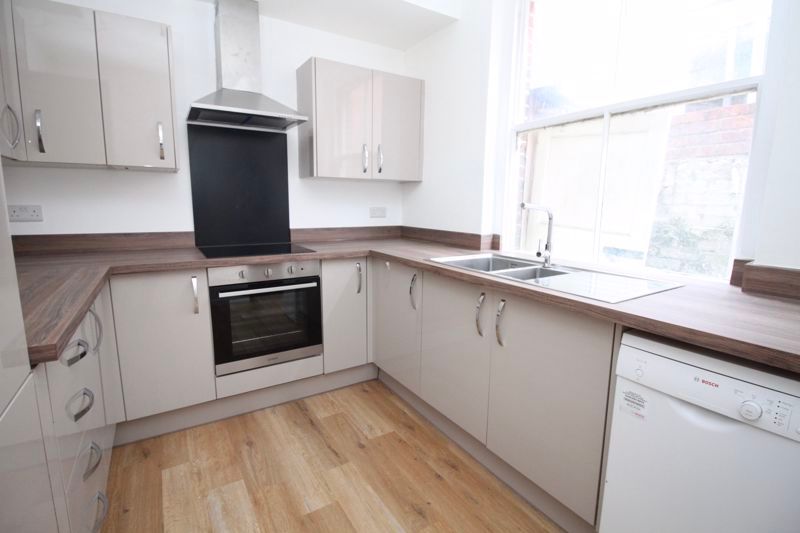 Property photo 3 of 10 Kitchen
