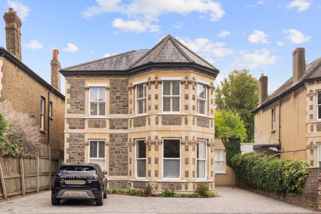 Property photo 1 of 13 External