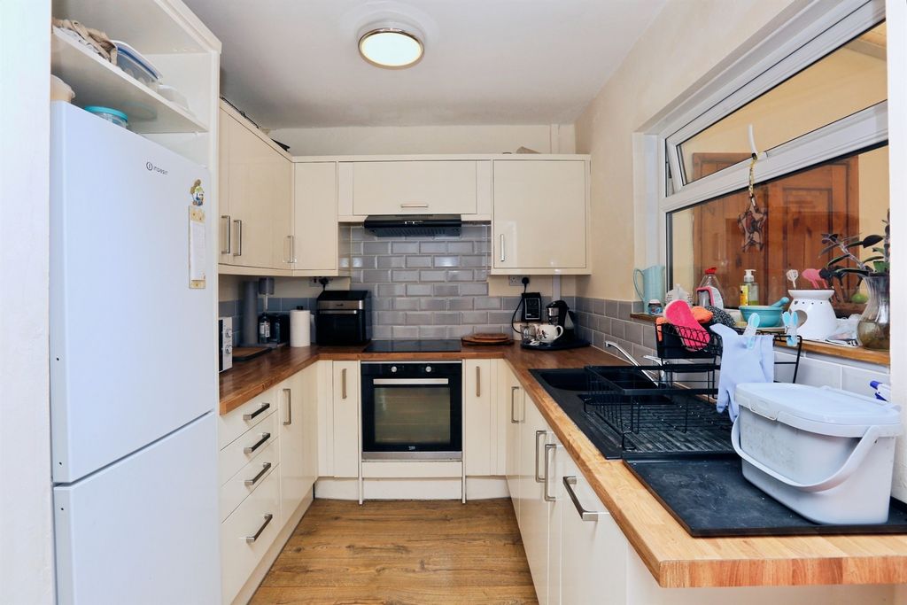 Property photo 2 of 18