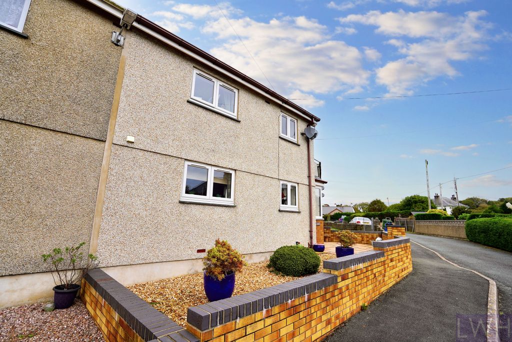 Property photo 2 of 19 Front