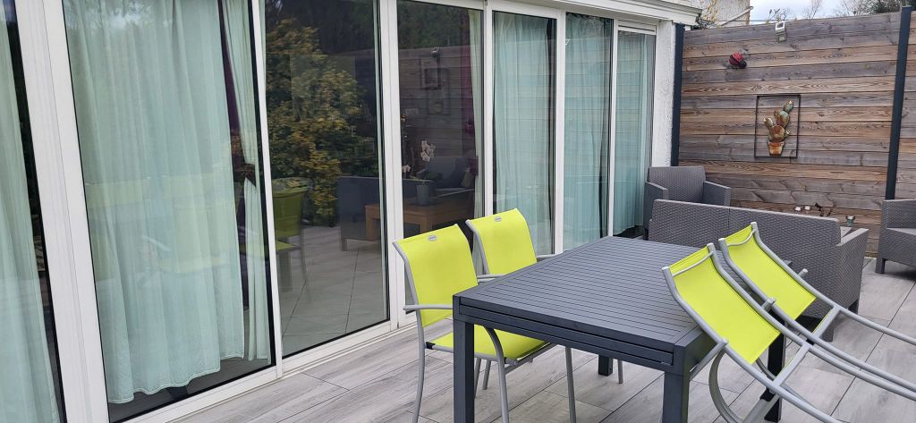 Property photo 2 of 28