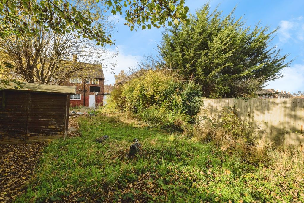 Property photo 2 of 17 Garden