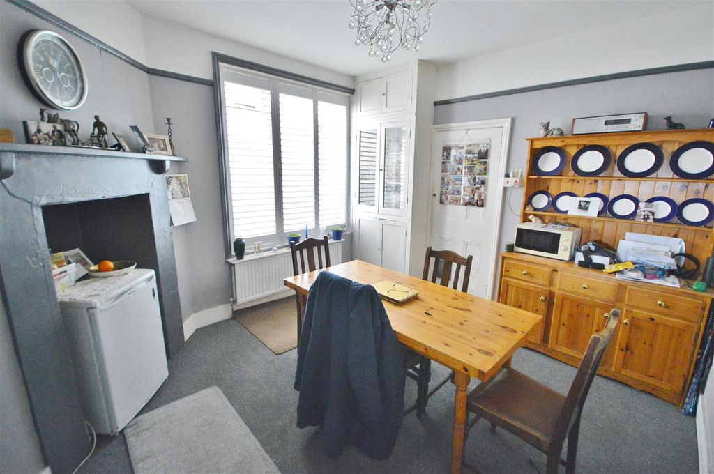 Property photo 3 of 18 Dining Room