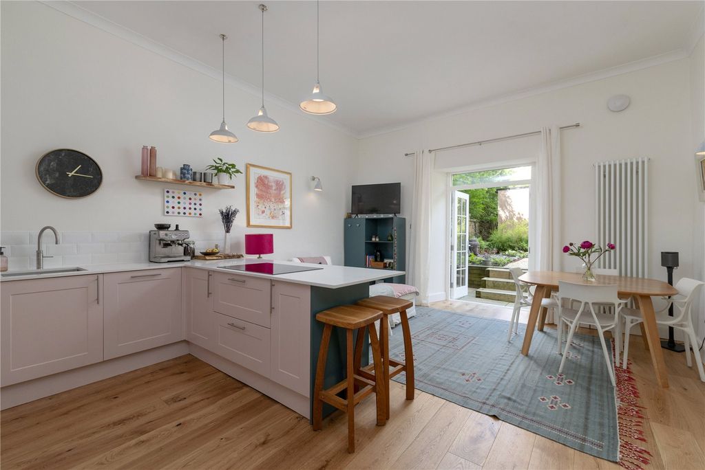 Property photo 1 of 16 Kitchen/Sitting Room
