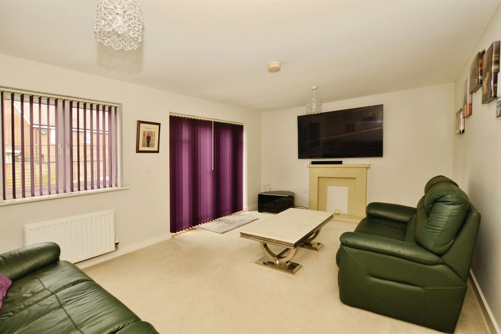 Property photo 2 of 19