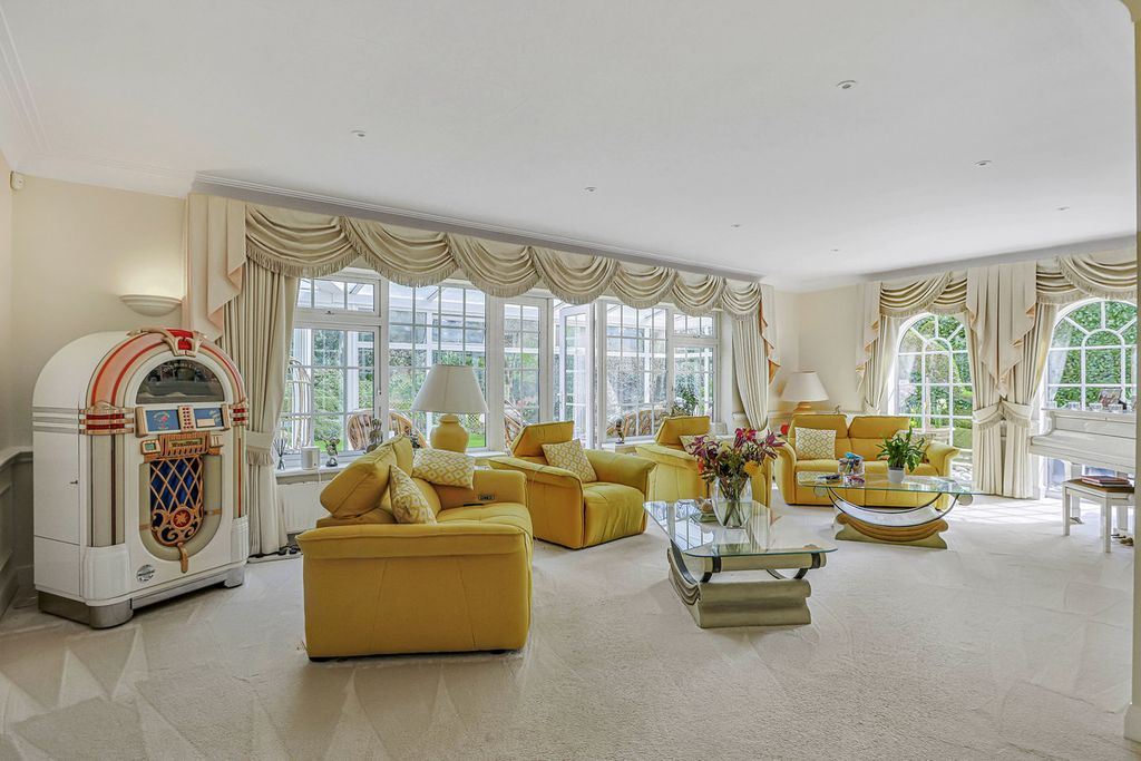 Property photo 3 of 20