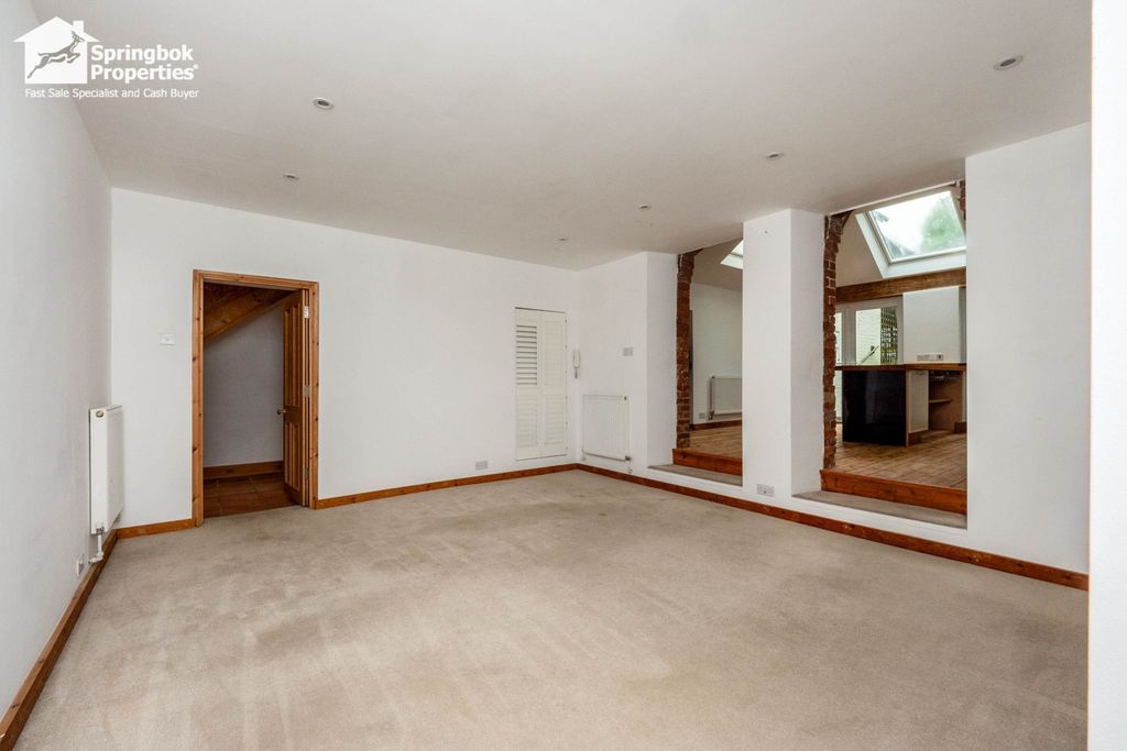 Property photo 3 of 14 Image 2