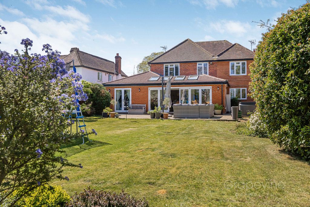 Property photo 2 of 37