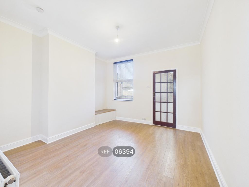 Property photo 3 of 12 Dining Room