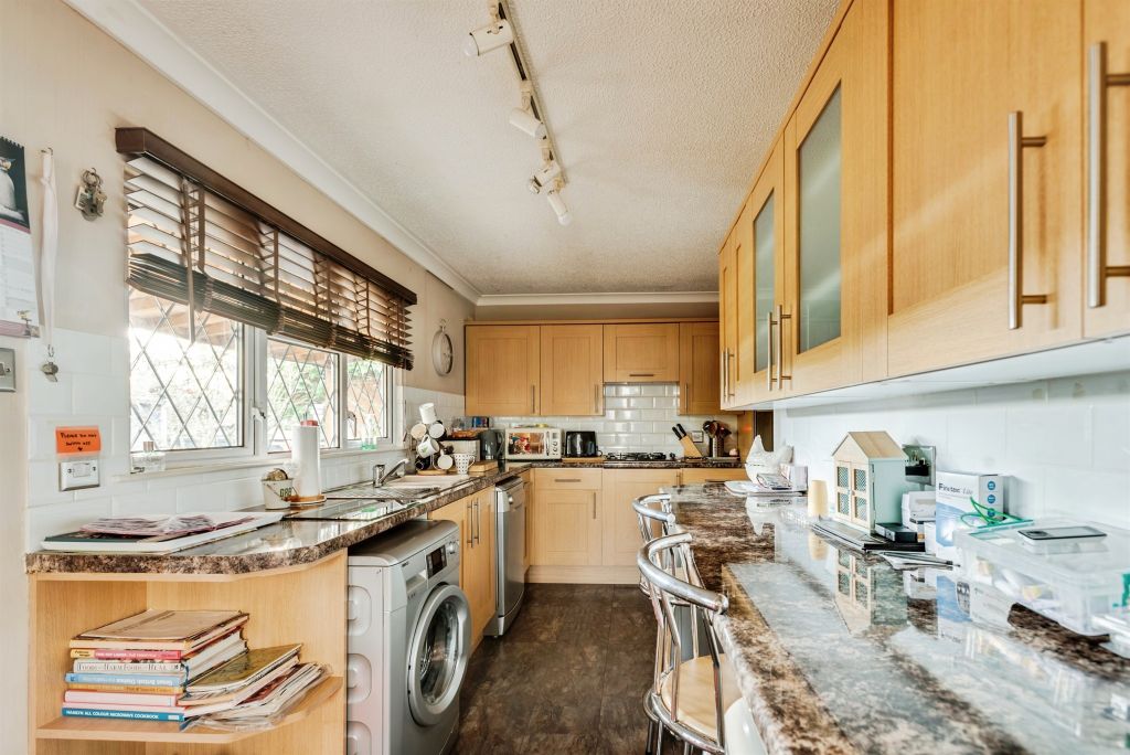 Property photo 3 of 17