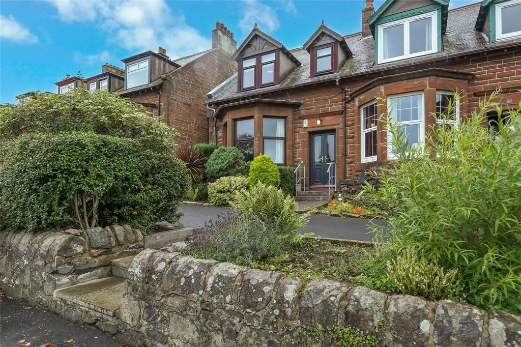 Property photo 1 of 18 External