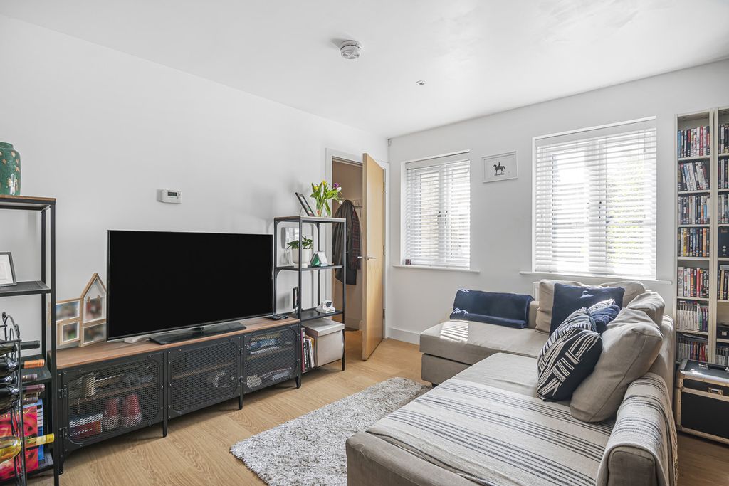 Property photo 1 of 9