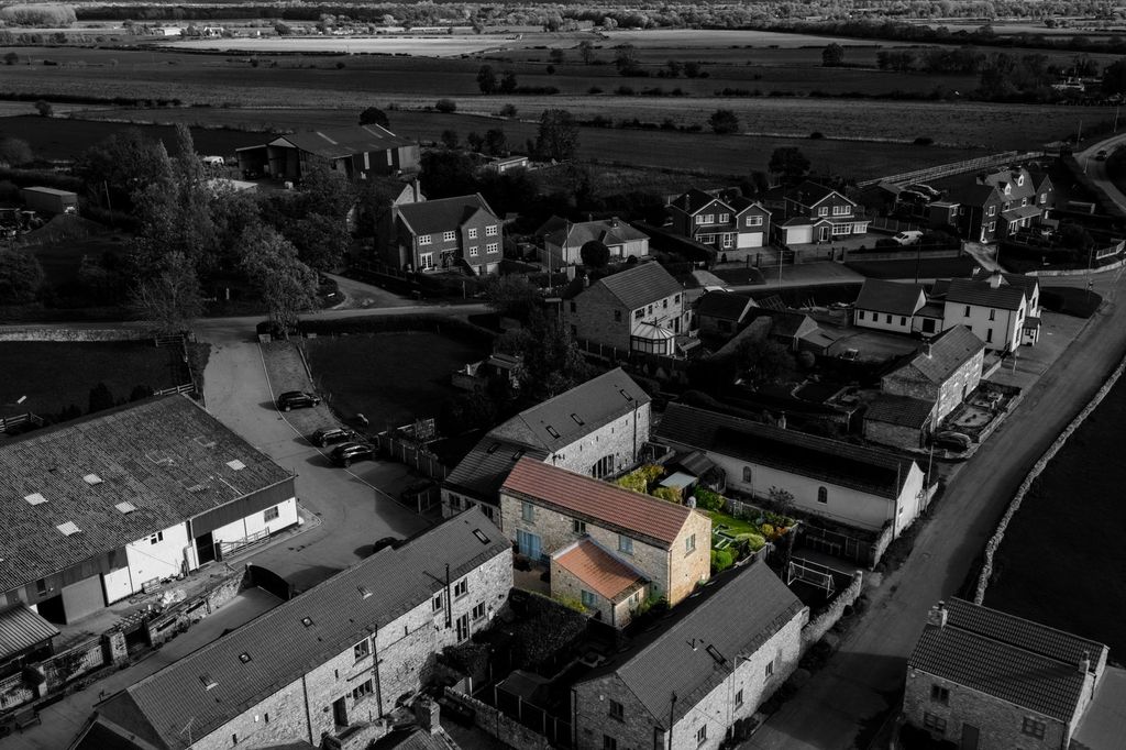 Property photo 1 of 29