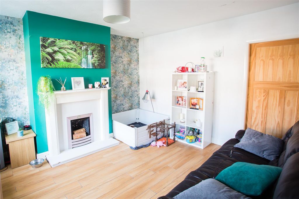 Property photo 2 of 19 Living Room