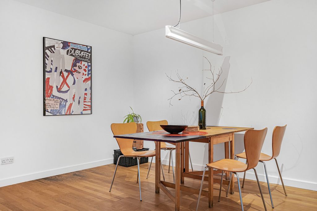 Property photo 3 of 25 Reception