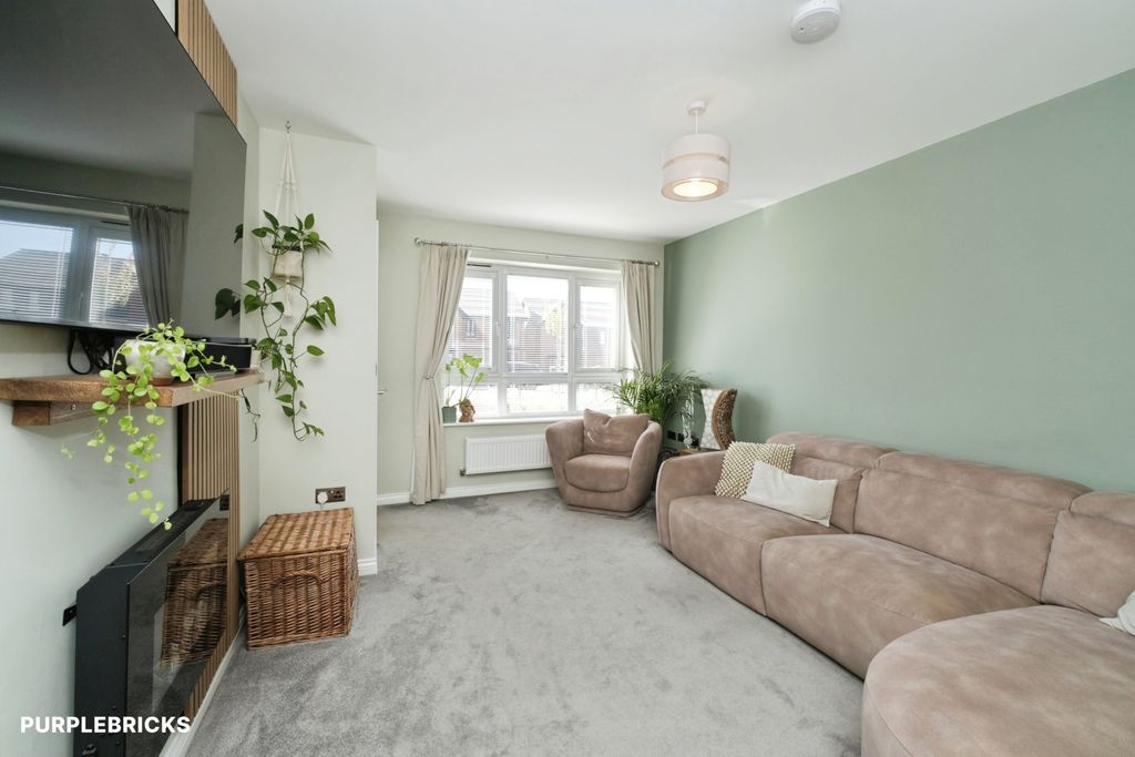 Property photo 2 of 23