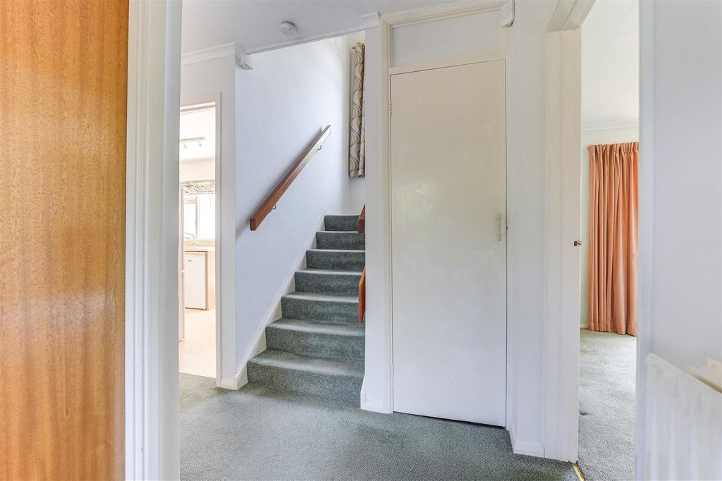 Property photo 3 of 20 Kingfisher Walk-14.Jpg