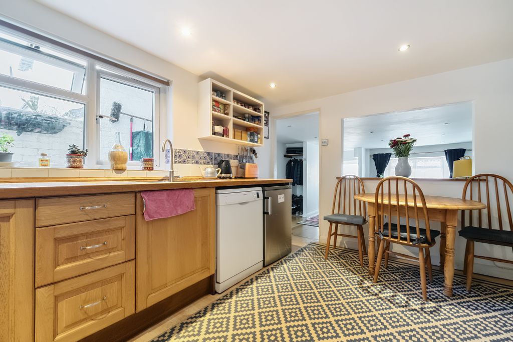 Property photo 2 of 17 Kitchen Breakfast Room
