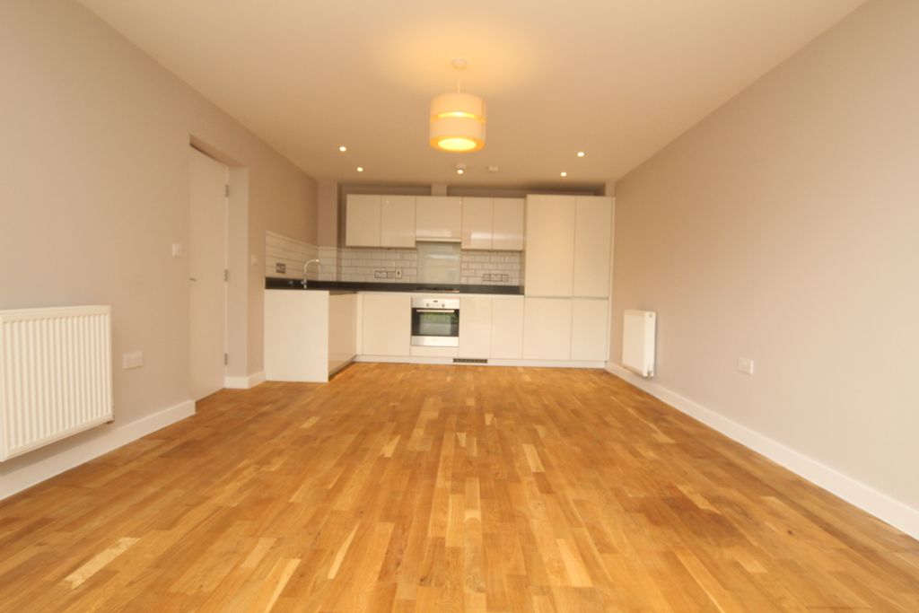 Property photo 2 of 8 Living Room/Kitchen