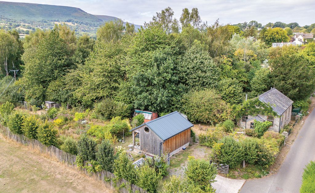 Property photo 1 of 41
