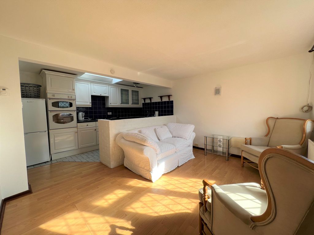 Property photo 2 of 7 Living Room