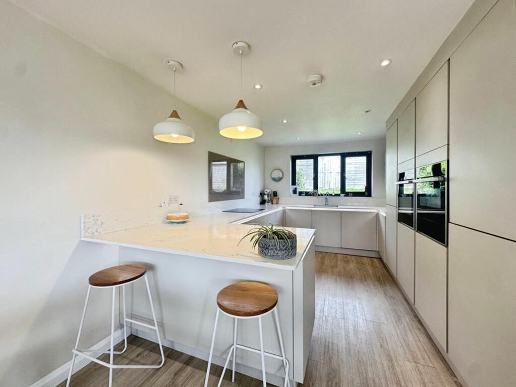 Property photo 3 of 26 4853842