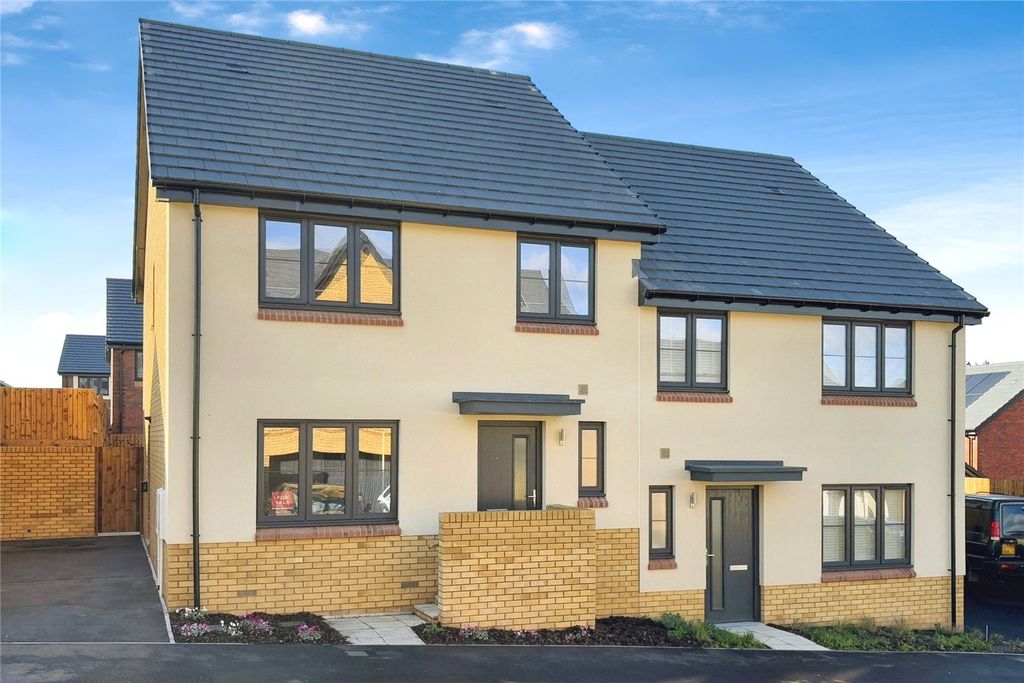 Property photo 1 of 26 Hickory