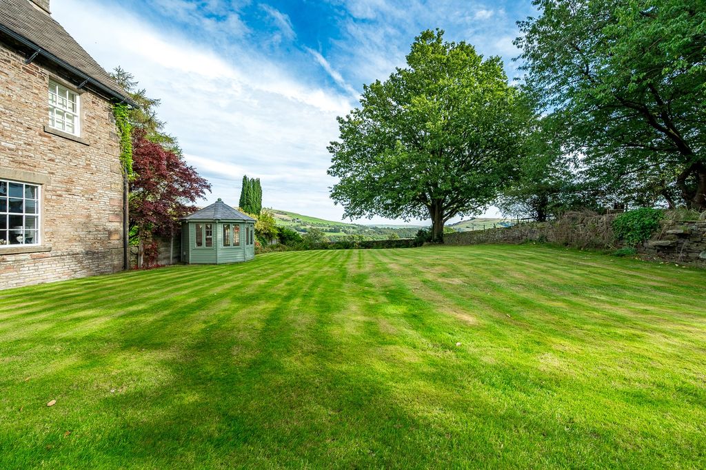 Property photo 2 of 51