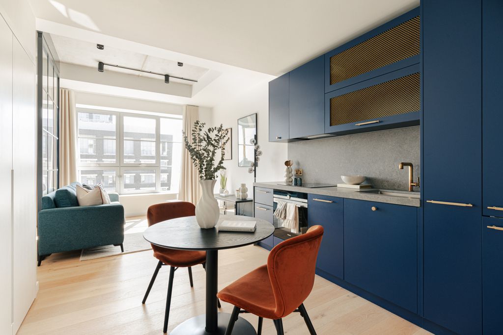 Property photo 1 of 20 Suite Apartment At Goodluck Hope, E14