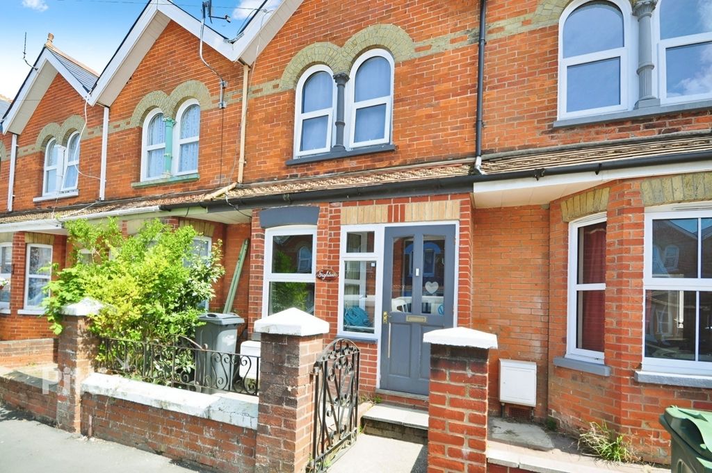 Property photo 1 of 11